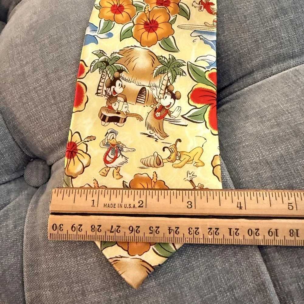 Disney Parks Tie Mens One Size Yellow Silk Hawaiian Mickey Minnie Donald Pluto